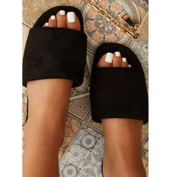 !! NEW !! Super Soft Slide Sandals in Blush - Picture 10 of 10